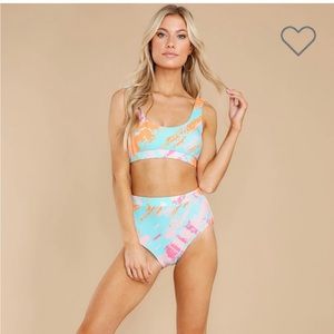 Super cute 2 piece. Colors are popping! Only wore 1x